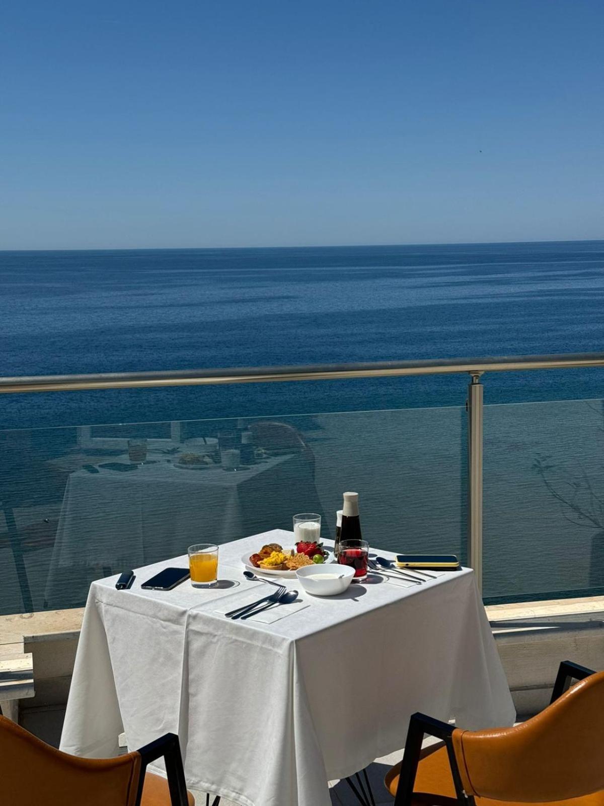 Hotel Coastal *