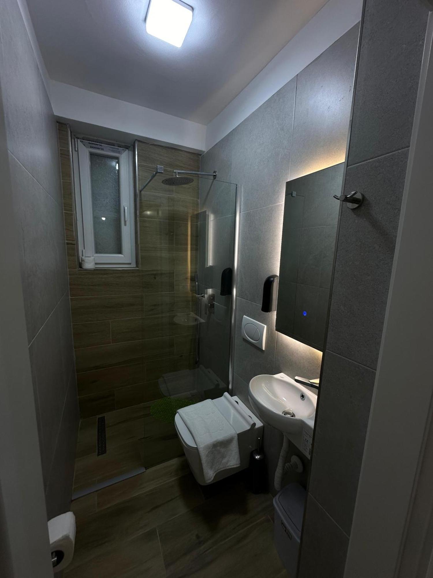 Hotel Coastal Shëngjin